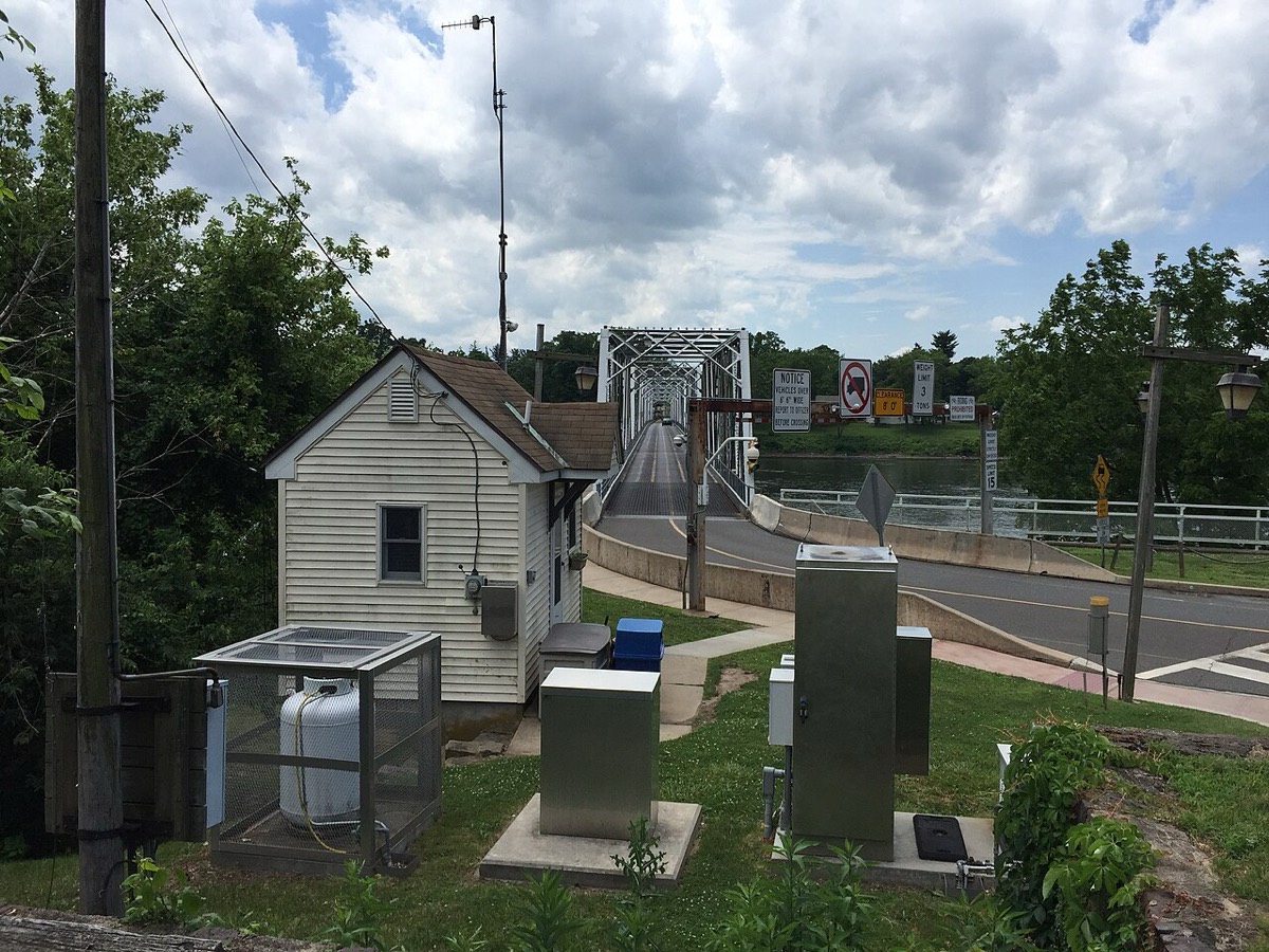 View west across the Washington Crossing Bridge as it crosses the Delaware River from Hopewell Township, Mercer County, New Jersey to Upper Makefield Township, Bucks County, Pennsy